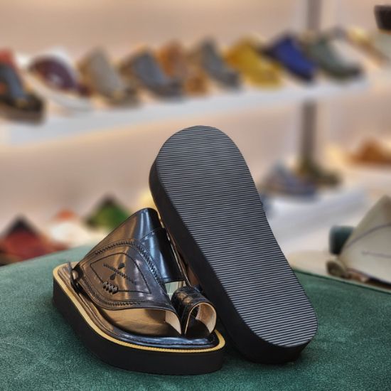 صورة حذاء زبيري مطرز وطني ارضيه دبل و 115